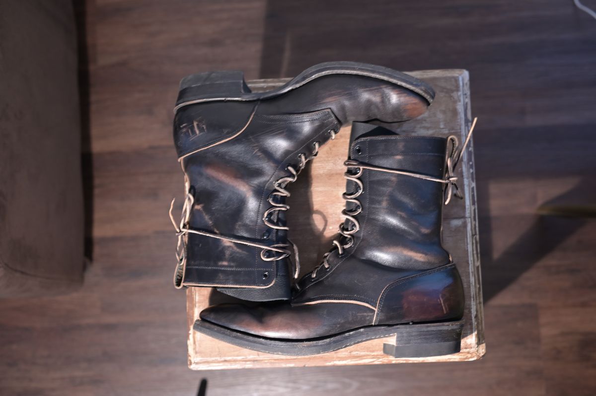 Photo by rmt on February 5, 2024 of the Rolling Dub Trio Griffin 8.5" Plain Toe Boots in Maryam Black Horsebutt.