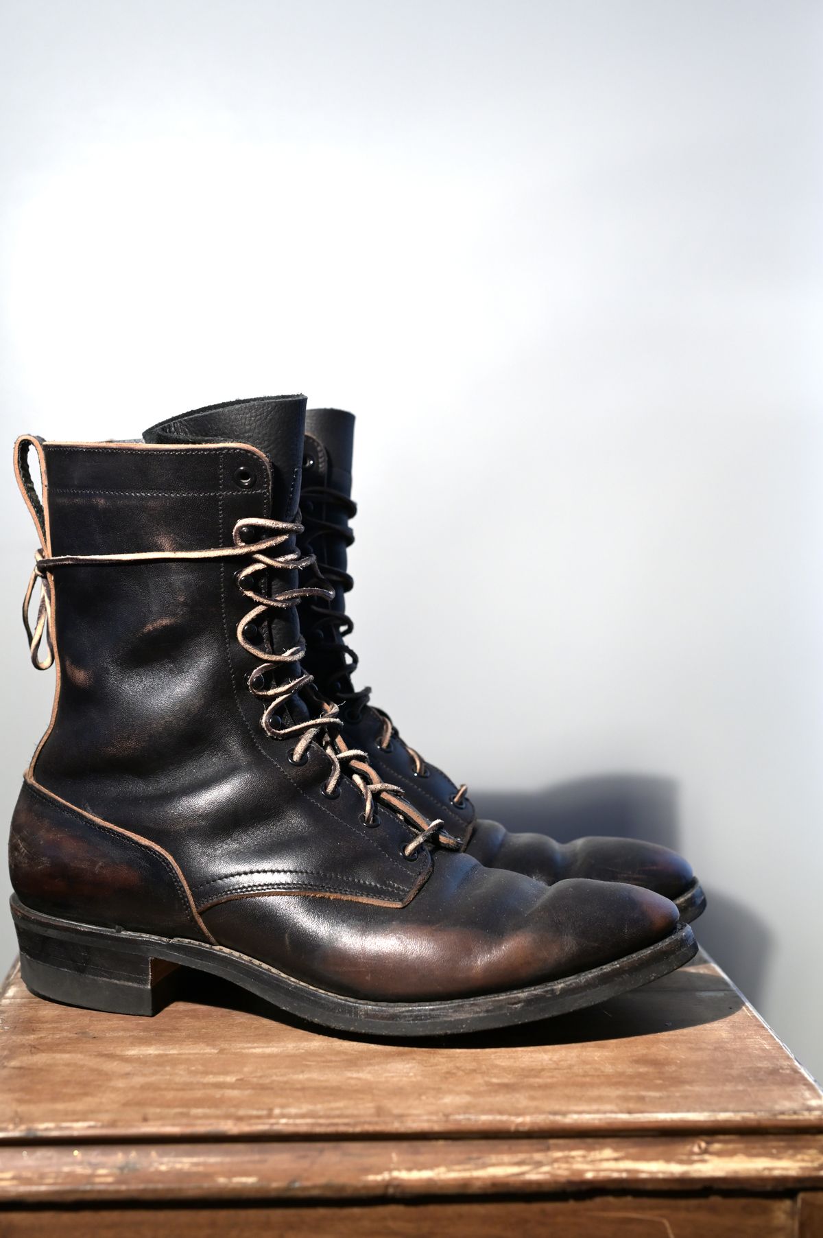 Photo by rmt on February 5, 2024 of the Rolling Dub Trio Griffin 8.5" Plain Toe Boots in Maryam Black Horsebutt.