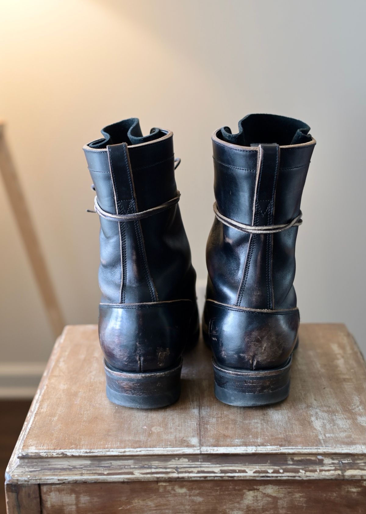 Photo by rmt on March 4, 2024 of the Rolling Dub Trio Griffin 8.5" Plain Toe Boots in Maryam Black Horsebutt.