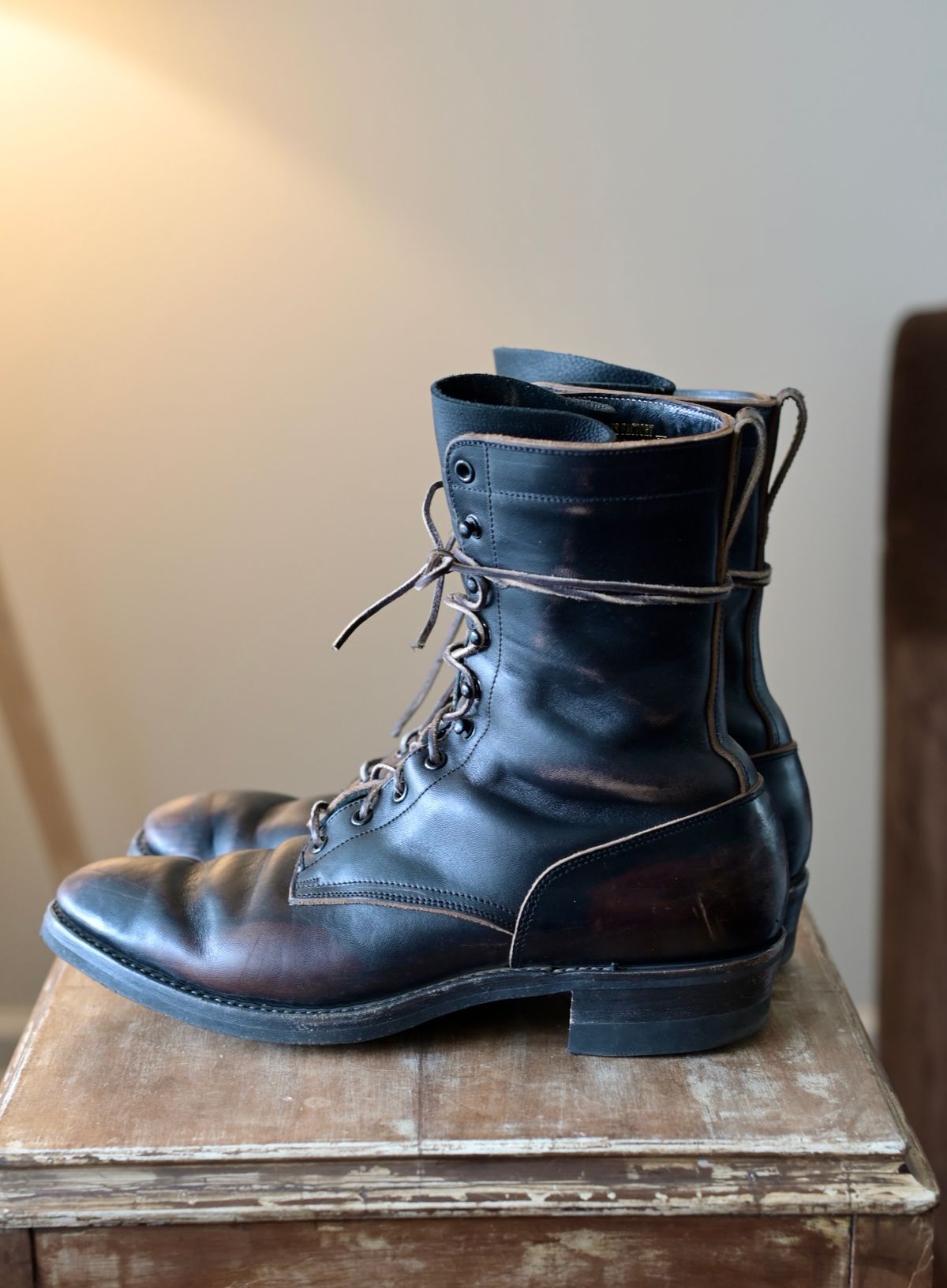 Photo by rmt on March 4, 2024 of the Rolling Dub Trio Griffin 8.5" Plain Toe Boots in Maryam Black Horsebutt.