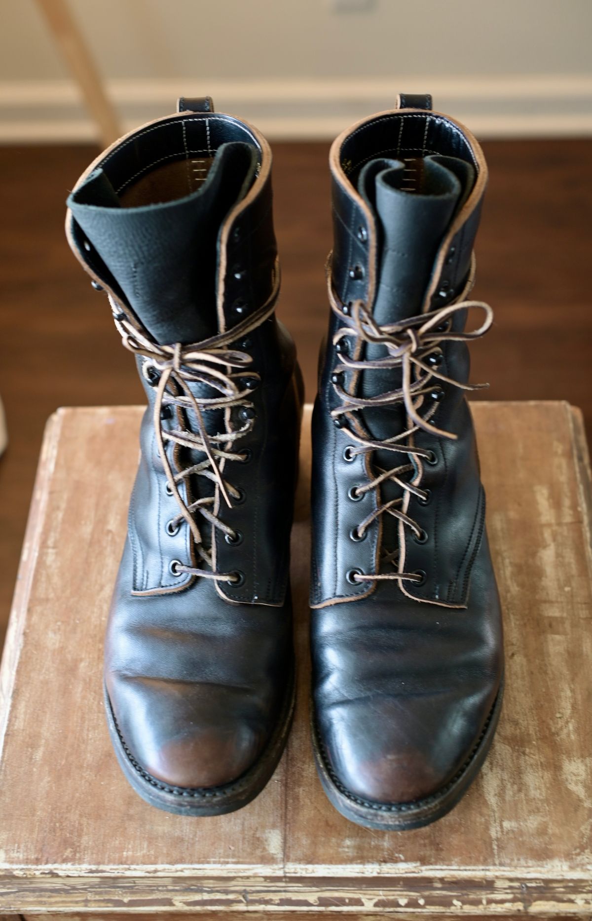 Photo by rmt on March 4, 2024 of the Rolling Dub Trio Griffin 8.5" Plain Toe Boots in Maryam Black Horsebutt.