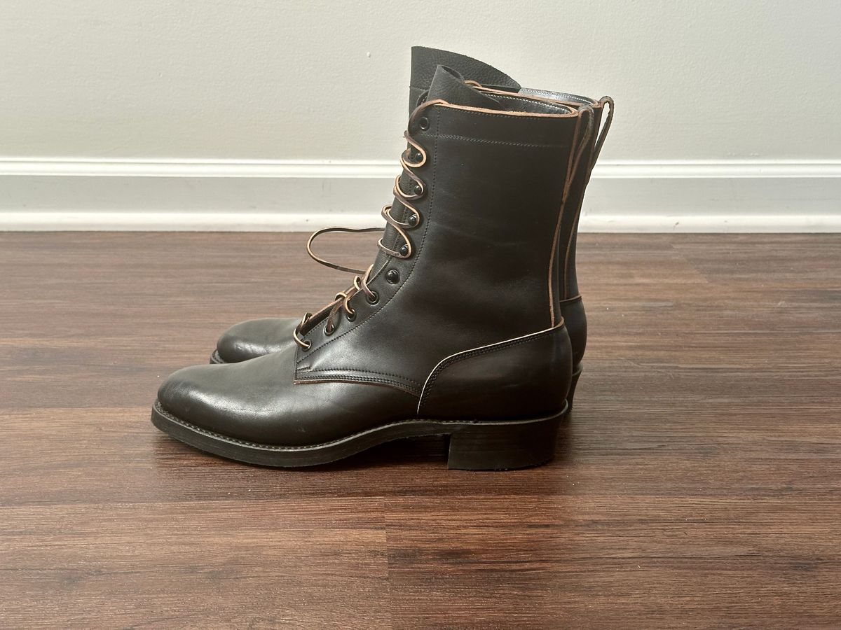 Photo by rmt on October 1, 2023 of the Rolling Dub Trio Griffin 8.5" Plain Toe Boots in Maryam Black Horsebutt.