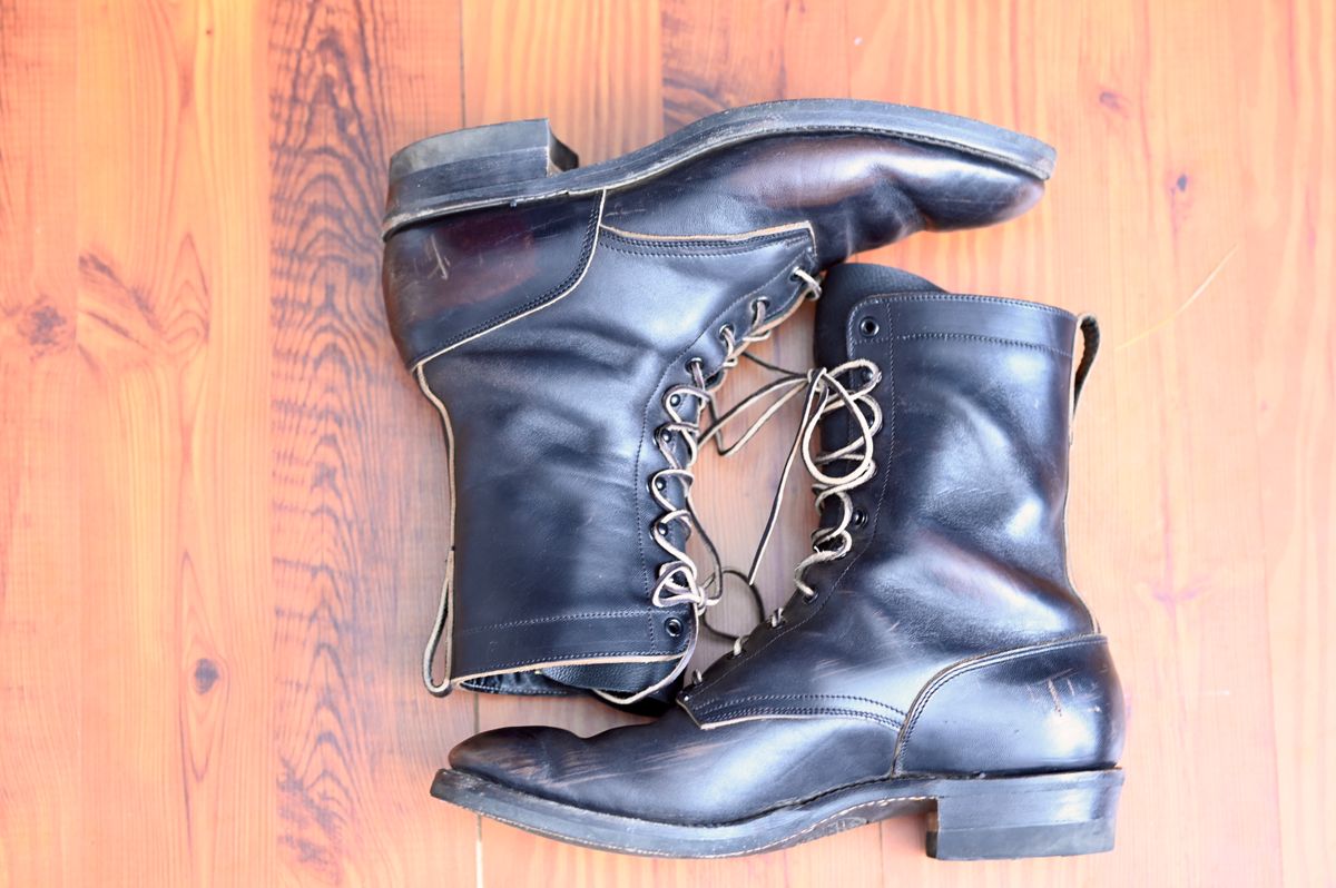 Photo by rmt on November 1, 2023 of the Rolling Dub Trio Griffin 8.5" Plain Toe Boots in Maryam Black Horsebutt.