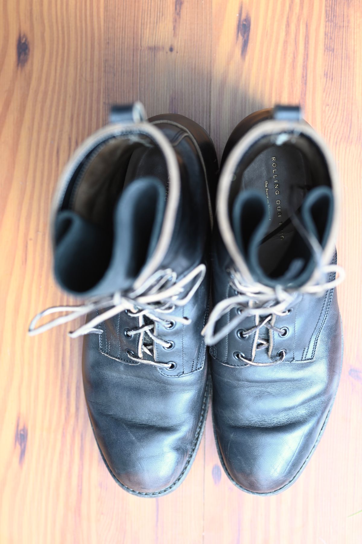 Photo by rmt on November 1, 2023 of the Rolling Dub Trio Griffin 8.5" Plain Toe Boots in Maryam Black Horsebutt.