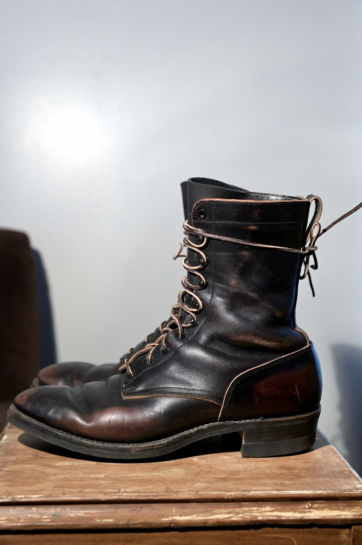 Photo by rmt on January 3, 2024 of the Rolling Dub Trio Griffin 8.5" Plain Toe Boots in Maryam Black Horsebutt.