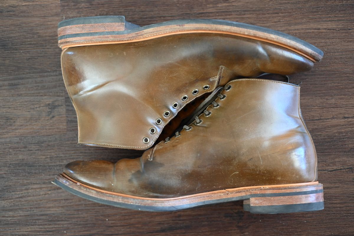 Photo by rmt on April 2, 2023 of the Viberg Wholecut Derby Boot in Horween Calvados Shell Cordovan.