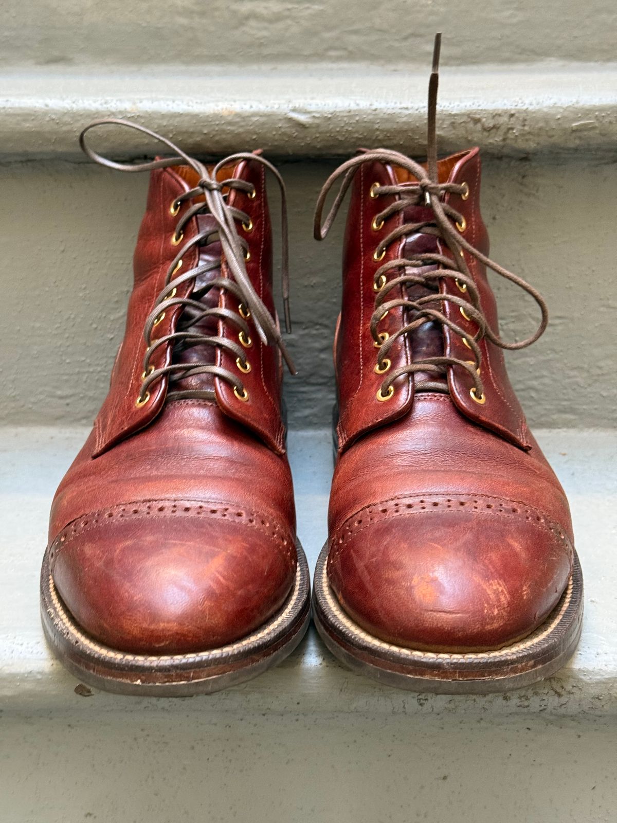 Photo by zhqan on November 5, 2024 of the Grant Stone Garrison Boot in Gallun Red Waxed Deer.