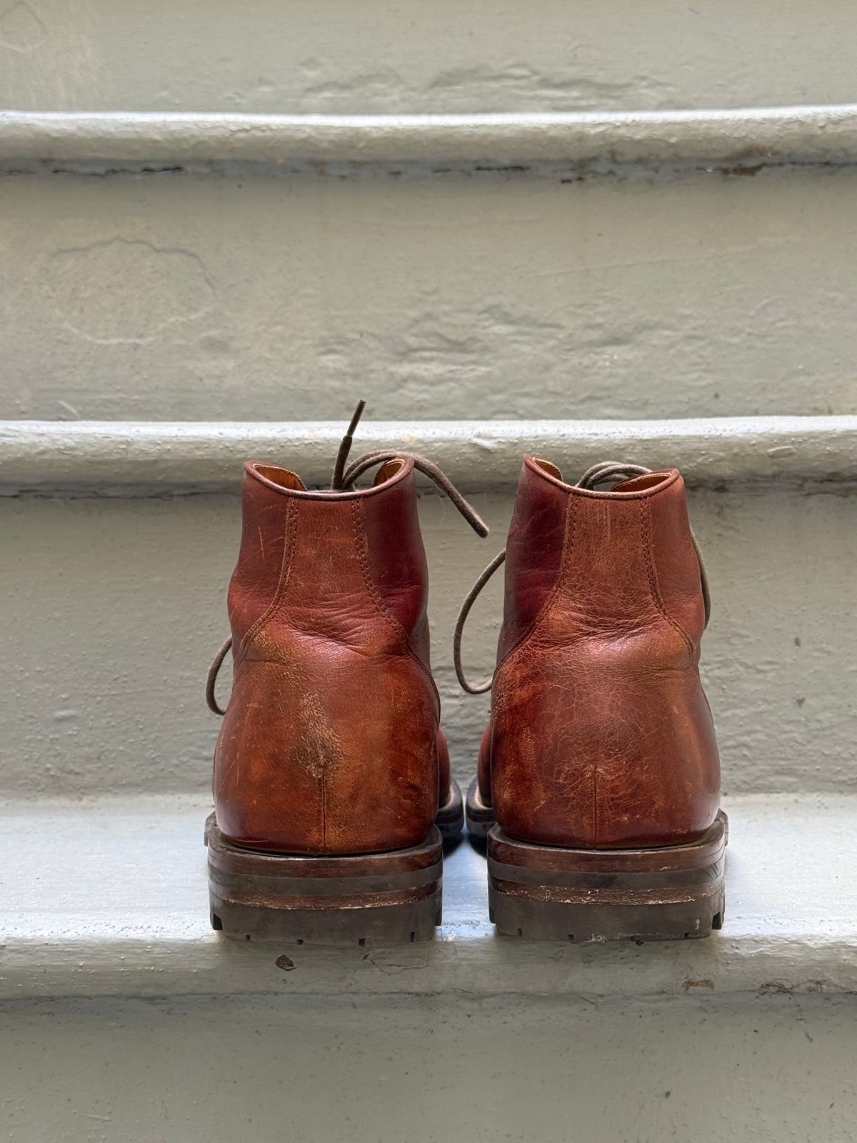 Photo by zhqan on December 5, 2024 of the Grant Stone Garrison Boot in Gallun Red Waxed Deer.