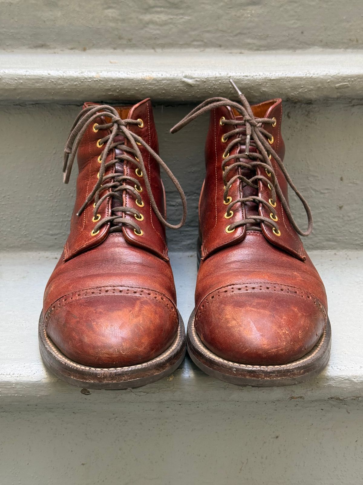 Photo by zhqan on December 5, 2024 of the Grant Stone Garrison Boot in Gallun Red Waxed Deer.