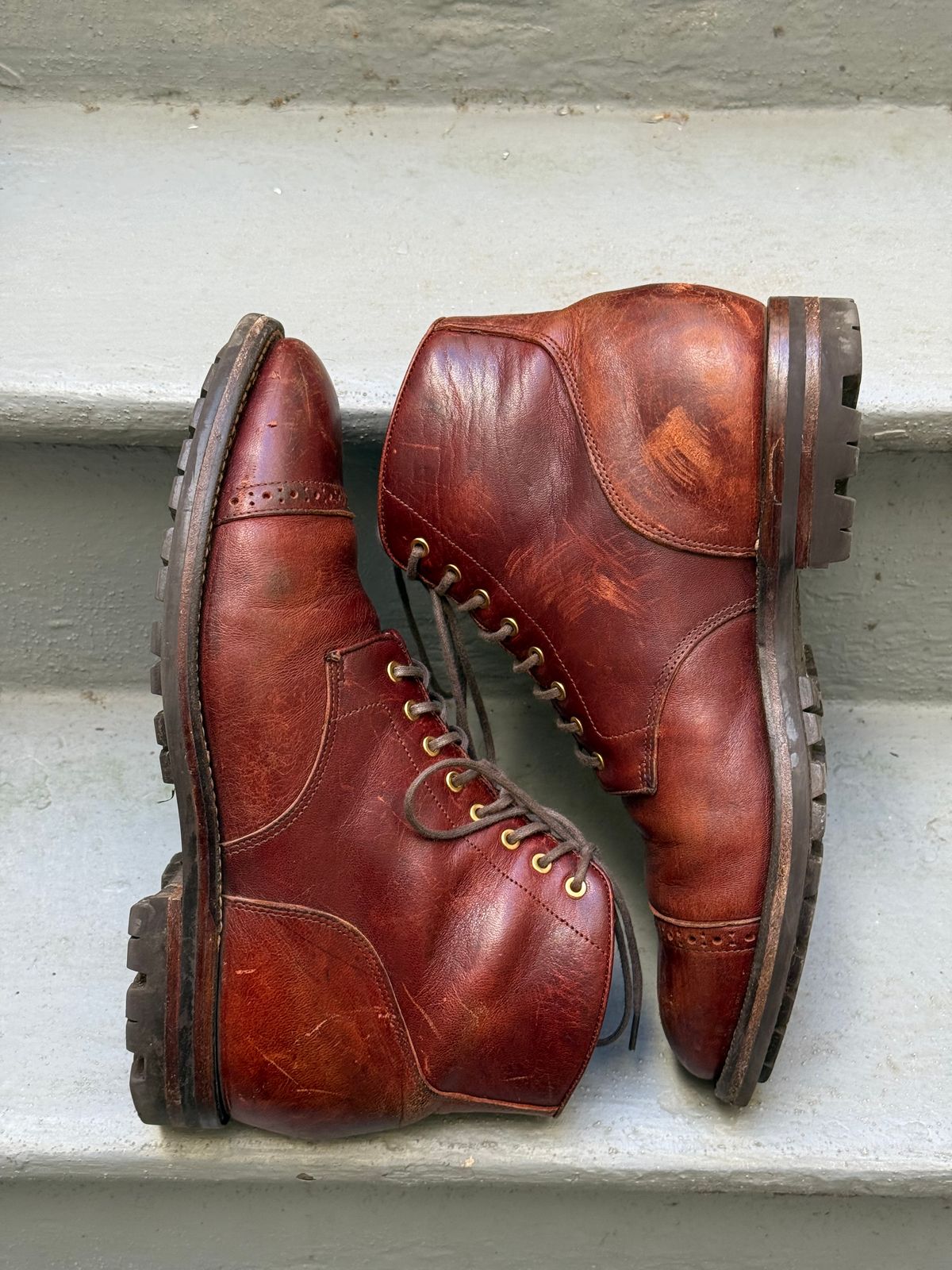 Photo by zhqan on January 5, 2025 of the Grant Stone Garrison Boot in Gallun Red Waxed Deer.