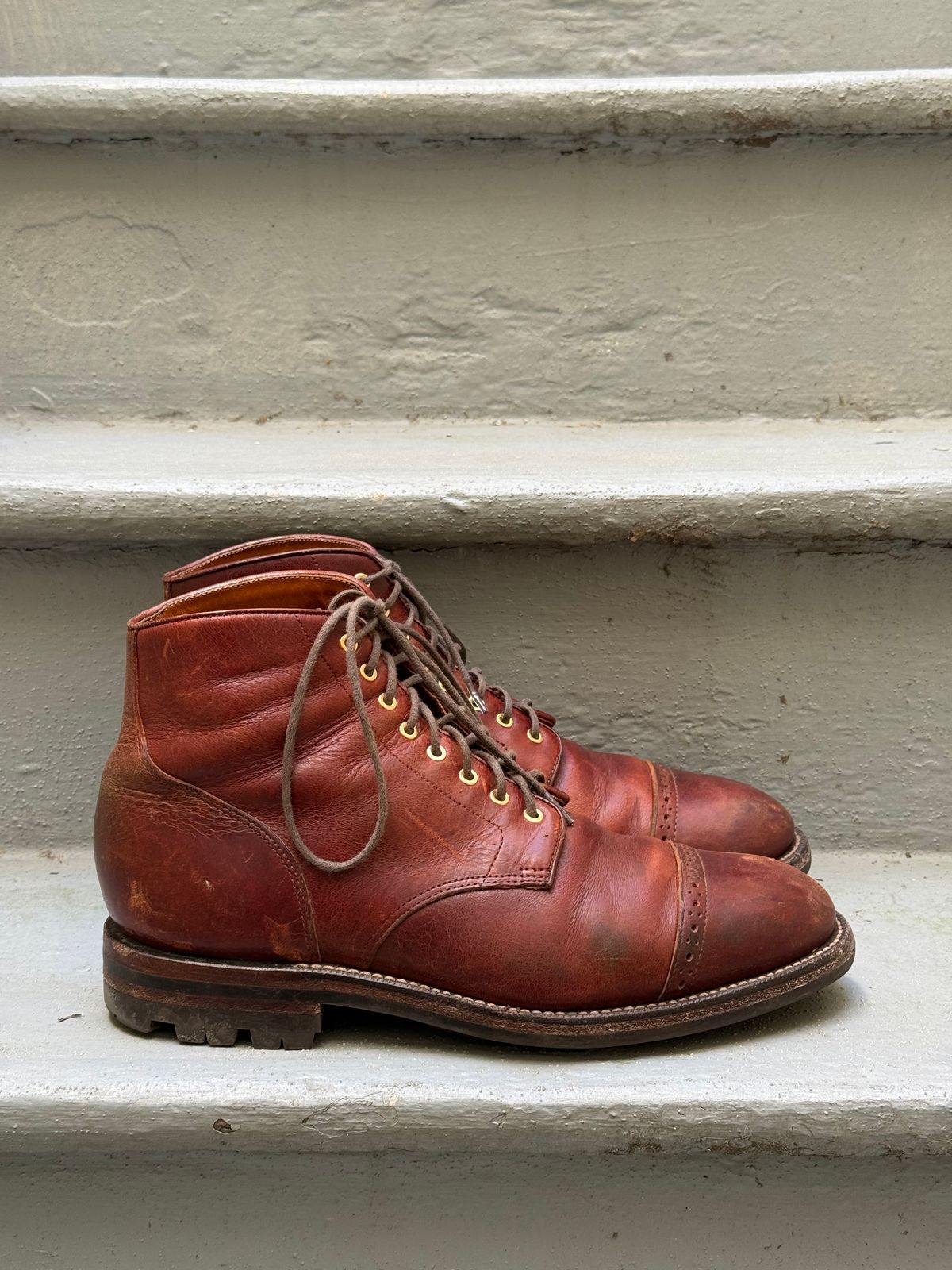 Photo by zhqan on January 5, 2025 of the Grant Stone Garrison Boot in Gallun Red Waxed Deer.