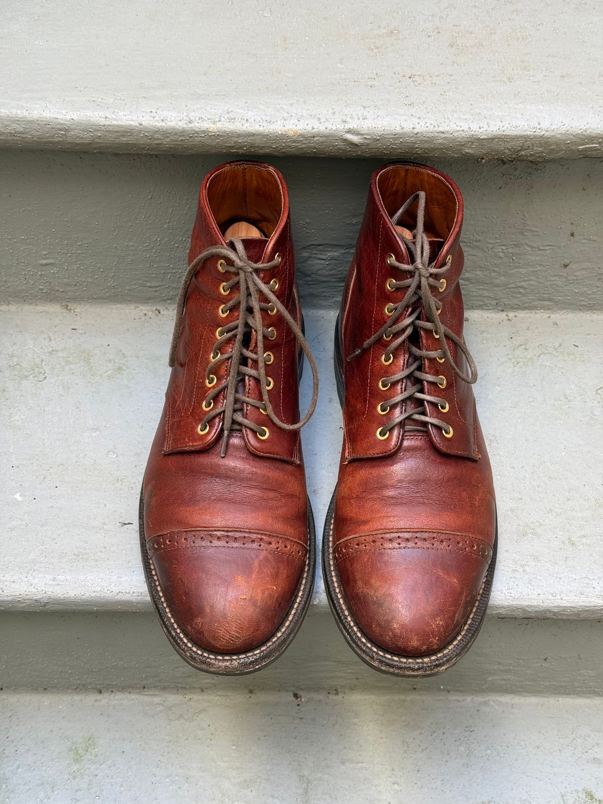 Photo by zhqan on January 5, 2025 of the Grant Stone Garrison Boot in Gallun Red Waxed Deer.