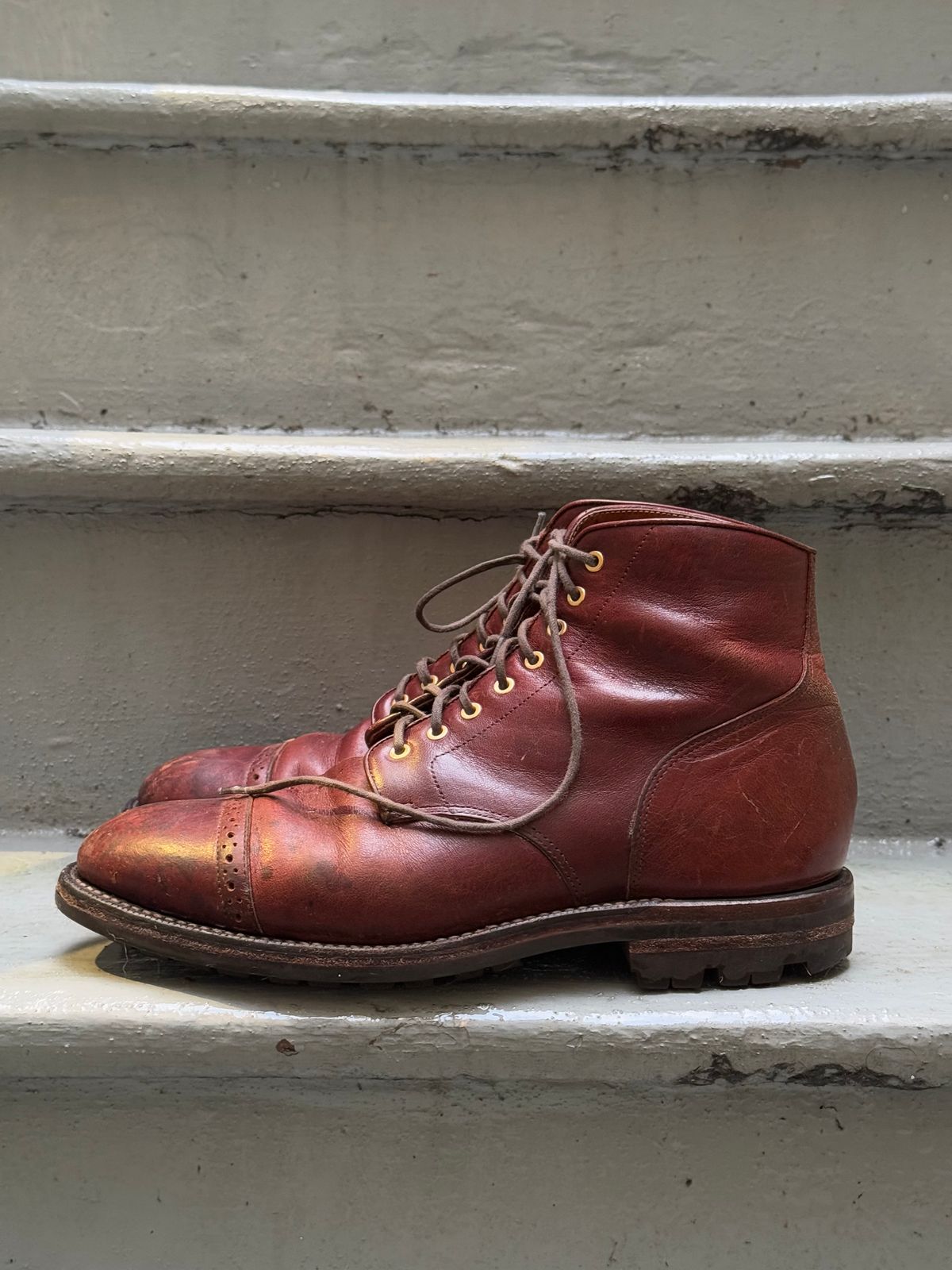Photo by zhqan on February 5, 2025 of the Grant Stone Garrison Boot in Gallun Red Waxed Deer.