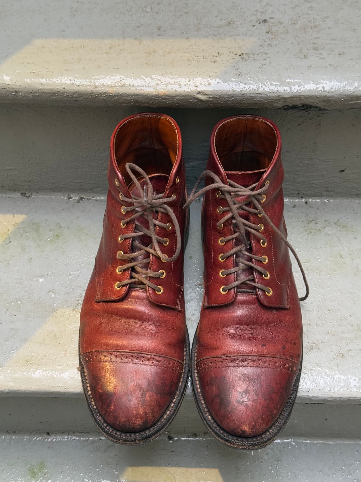 Photo by zhqan on February 5, 2025 of the Grant Stone Garrison Boot in Gallun Red Waxed Deer.