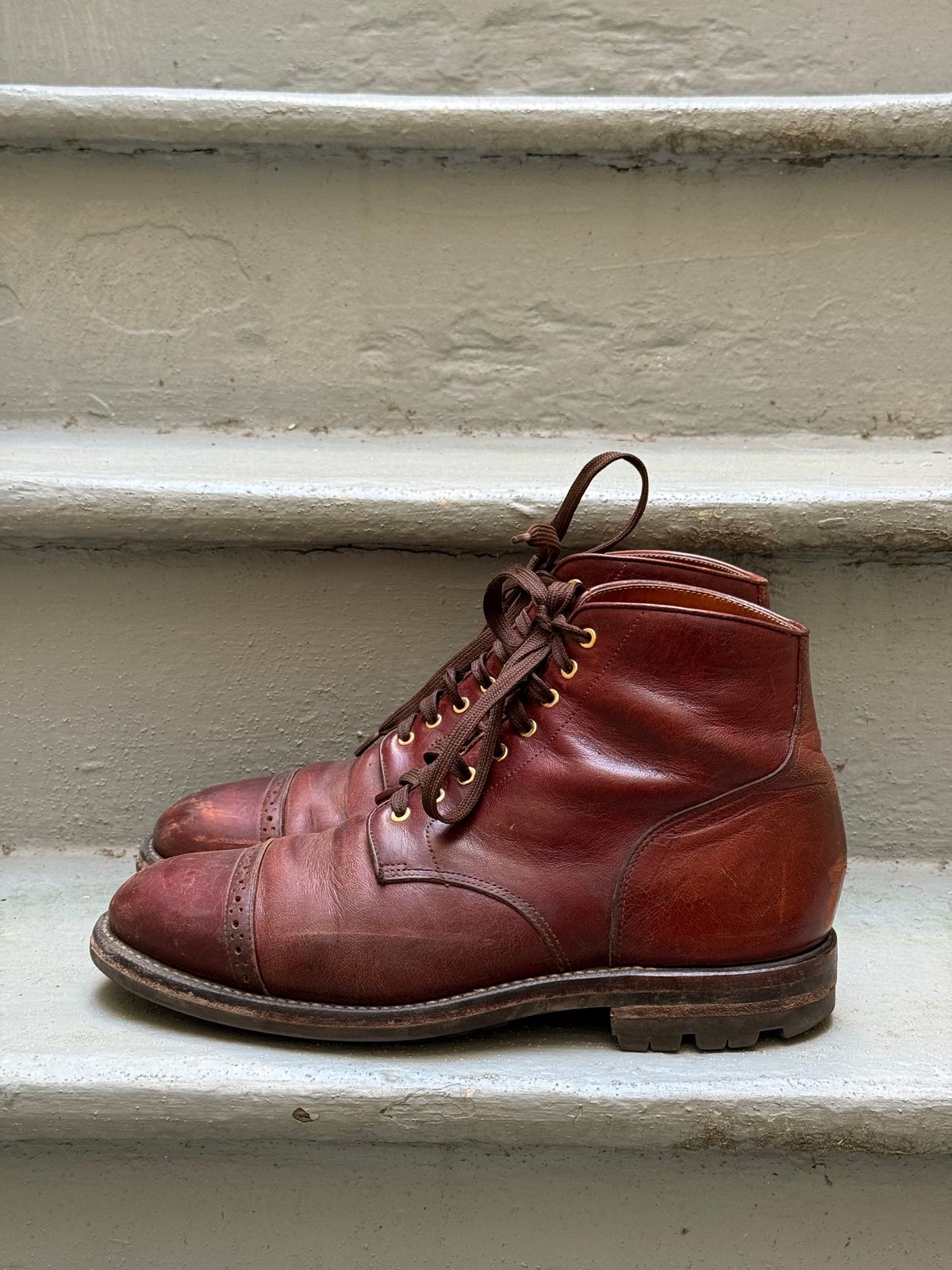Photo by zhqan on March 6, 2025 of the Grant Stone Garrison Boot in Gallun Red Waxed Deer.