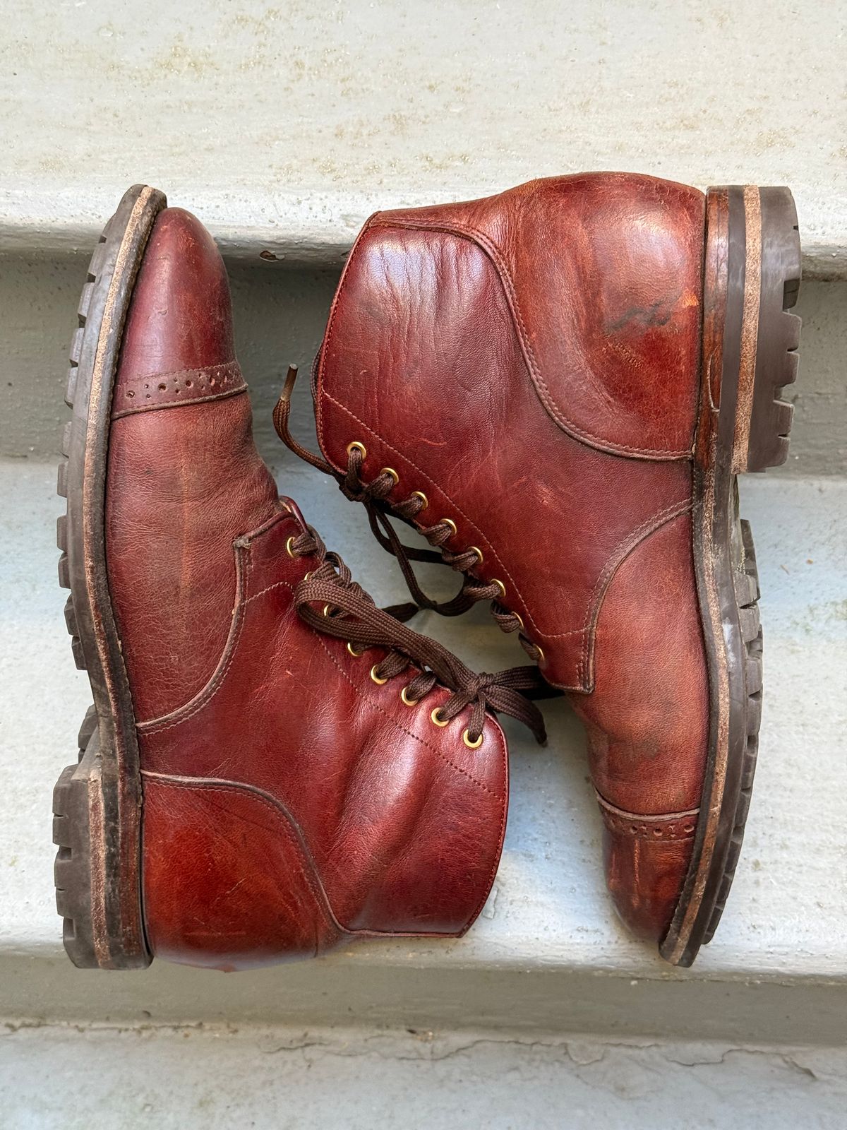 Photo by zhqan on March 6, 2025 of the Grant Stone Garrison Boot in Gallun Red Waxed Deer.