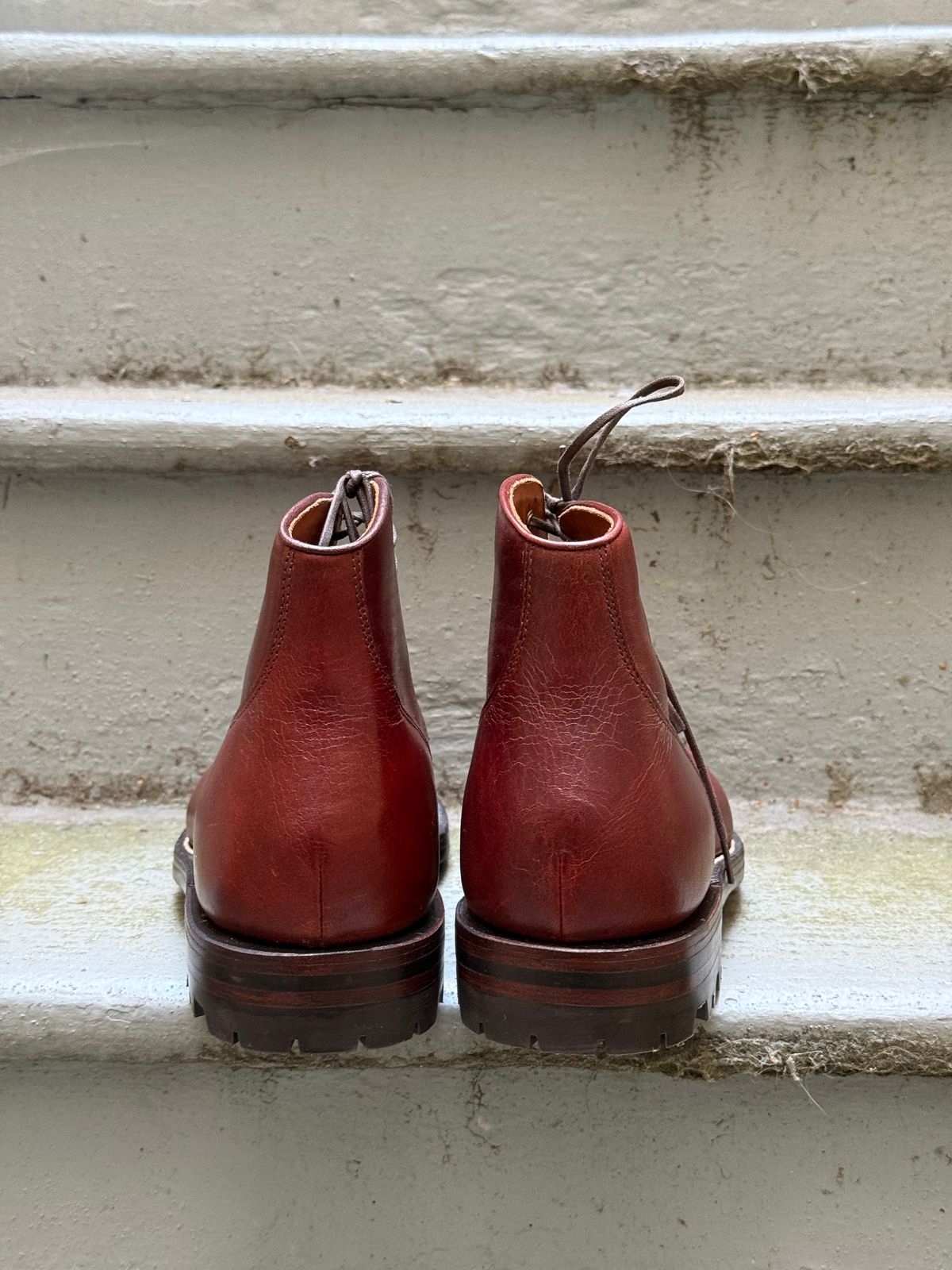 Photo by zhqan on October 5, 2024 of the Grant Stone Garrison Boot in Gallun Red Waxed Deer.