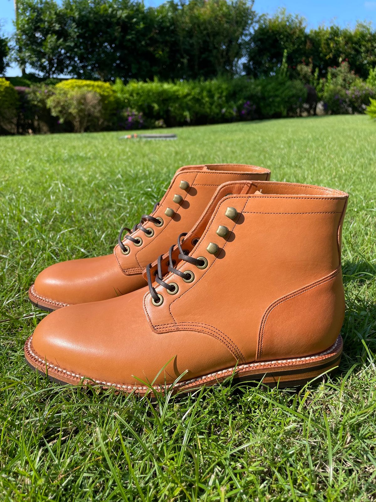 Photo by andrewclau on October 1, 2023 of the Grant Stone Diesel Boot in Horween Tan Essex.