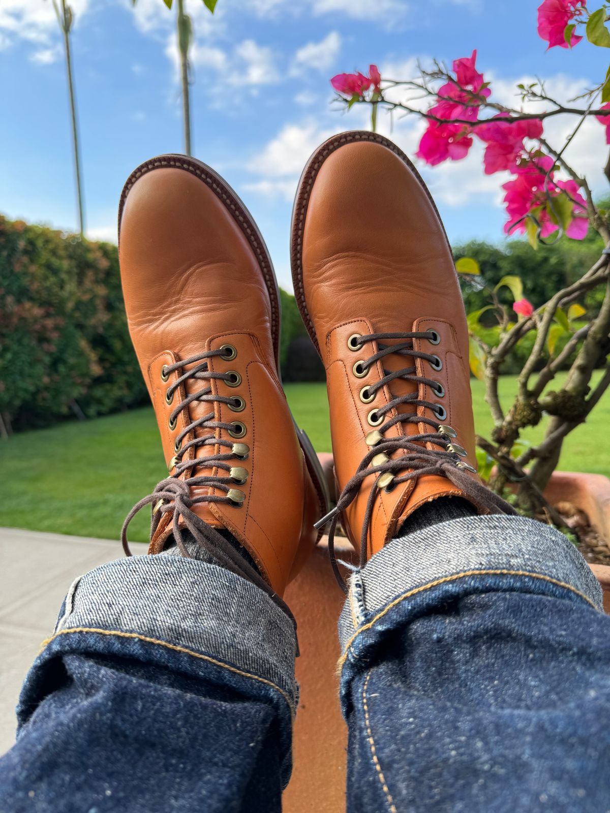 Photo by andrewclau on November 5, 2023 of the Grant Stone Diesel Boot in Horween Tan Essex.