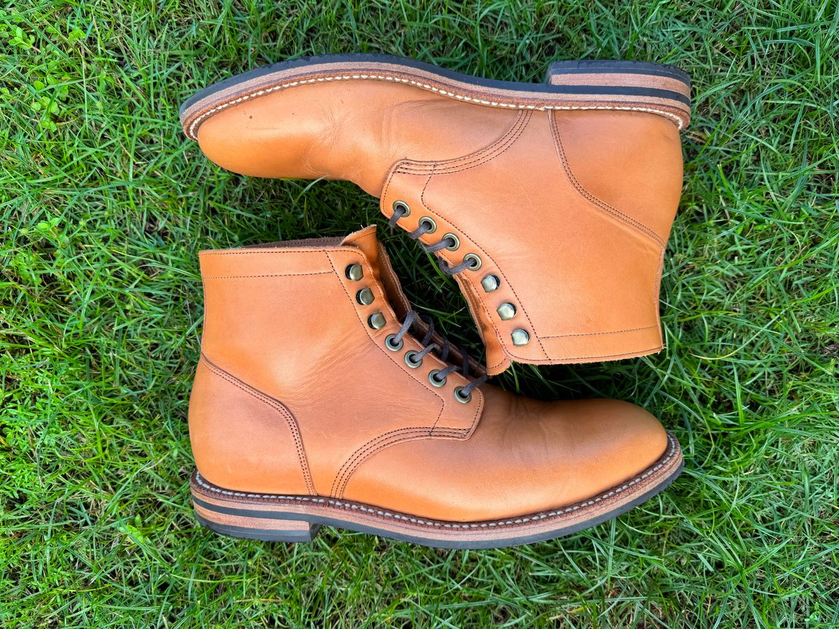 Photo by andrewclau on November 5, 2023 of the Grant Stone Diesel Boot in Horween Tan Essex.