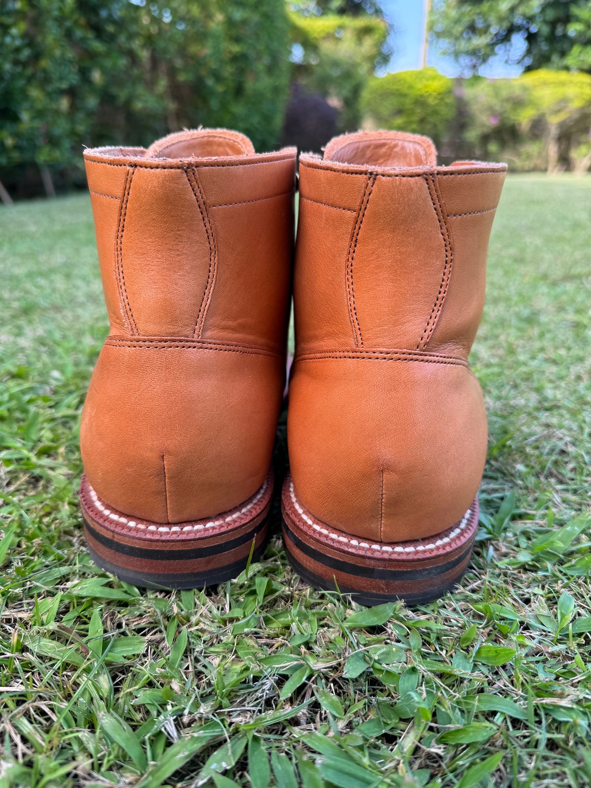 Photo by andrewclau on December 5, 2023 of the Grant Stone Diesel Boot in Horween Tan Essex.