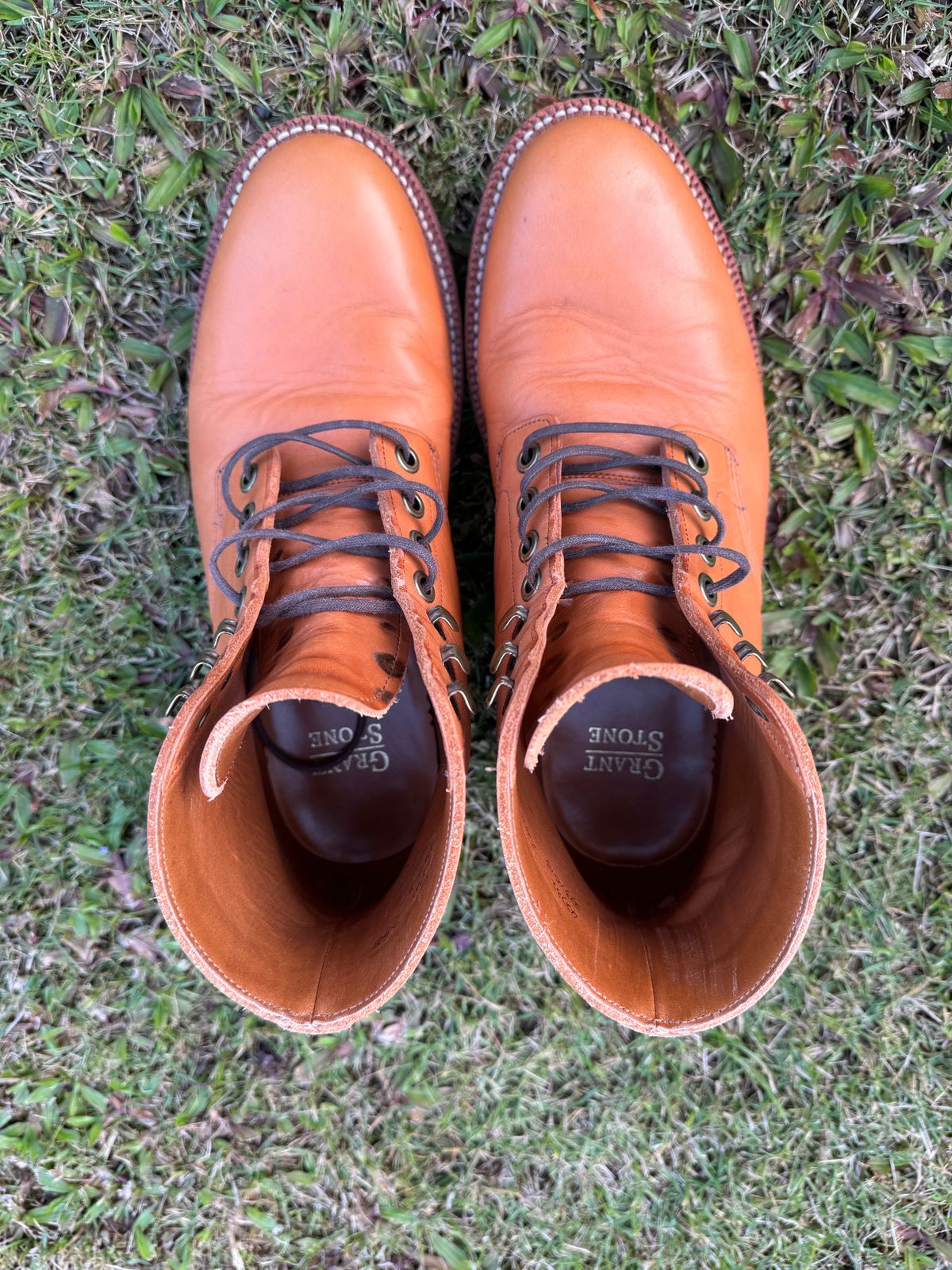 Photo by andrewclau on January 1, 2024 of the Grant Stone Diesel Boot in Horween Tan Essex.