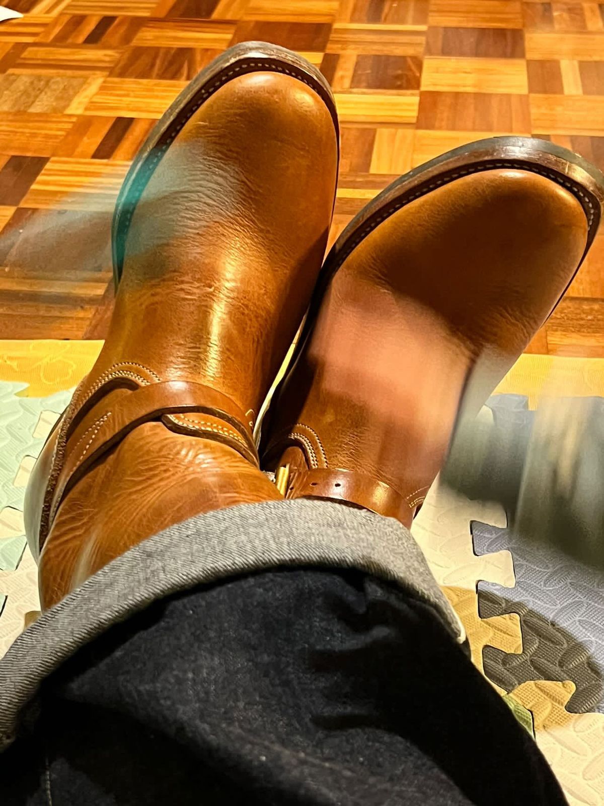 Photo by Spaniarddh on January 5, 2024 of the Unsung U 22-2 Engineer Boot in Horween Natural Dublin.