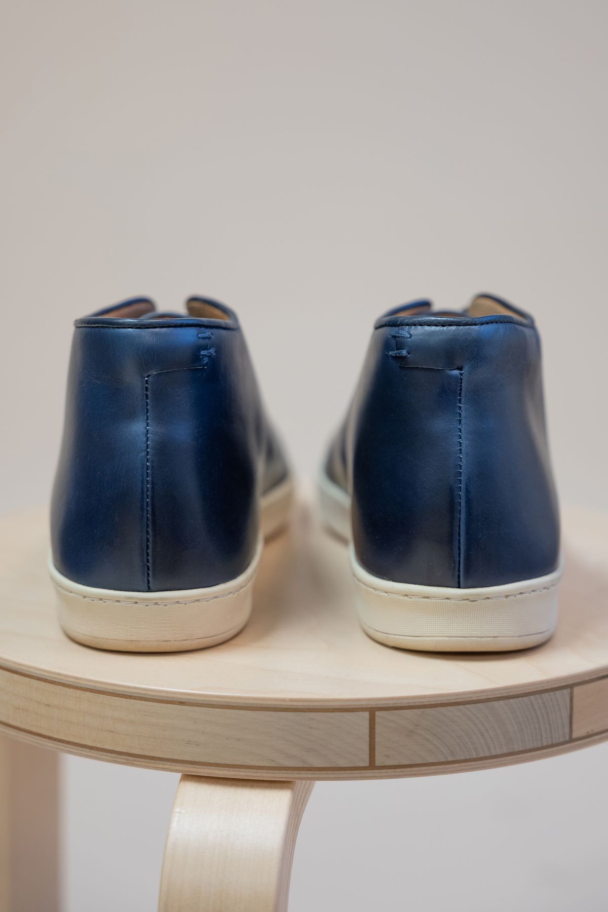 Photo by BenCrownNorthampton on November 2, 2023 of the Crown Northampton Everdon in Horween Ink Cavalier.