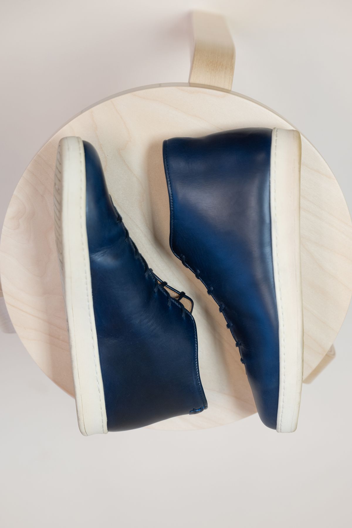 Photo by BenCrownNorthampton on November 2, 2023 of the Crown Northampton Everdon in Horween Ink Cavalier.