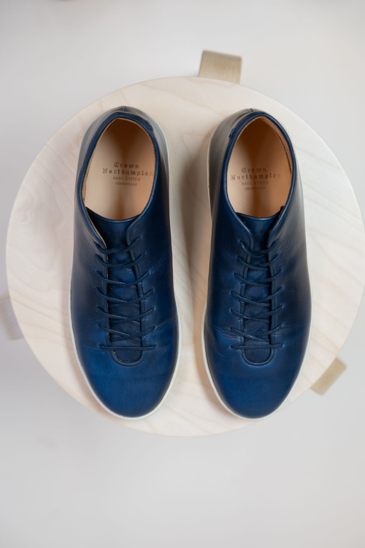 Photo by BenCrownNorthampton on November 2, 2023 of the Crown Northampton Everdon in Horween Ink Cavalier.