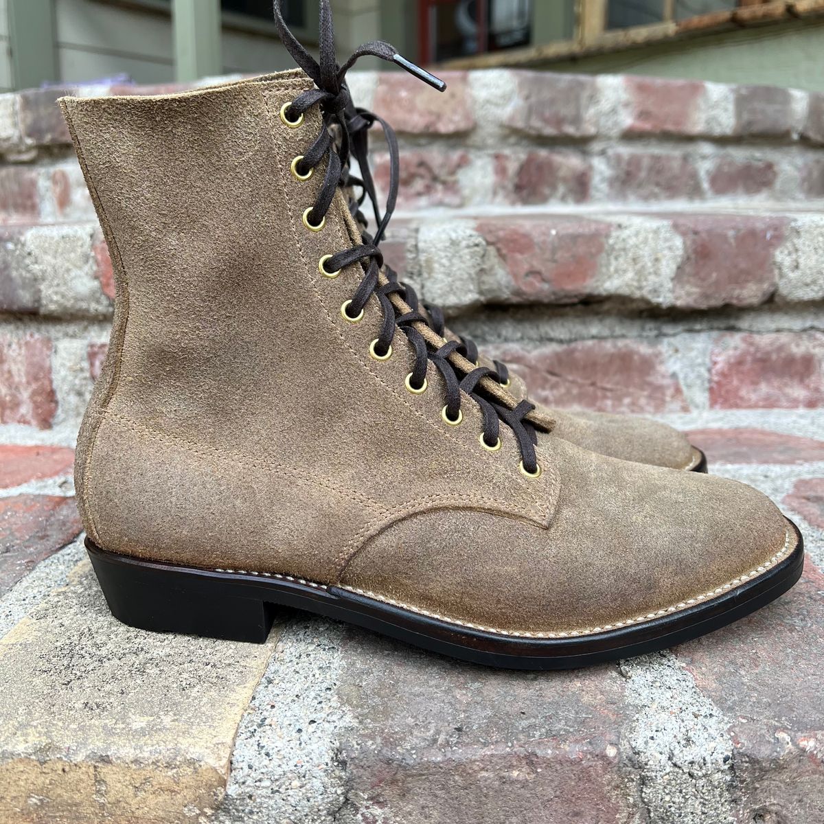 Photo by robyn on October 1, 2023 of the NF Bootmaker Belmont Boot in C.F. Stead Milkshake Desert Oasis Waxed Suede.