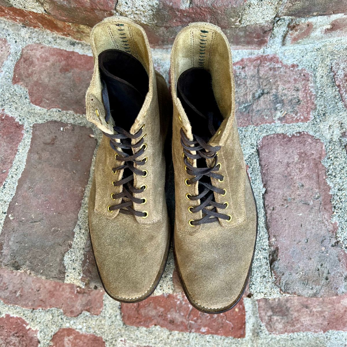 Photo by robyn on November 5, 2023 of the NF Bootmaker Belmont Boot in C.F. Stead Milkshake Desert Oasis Waxed Suede.