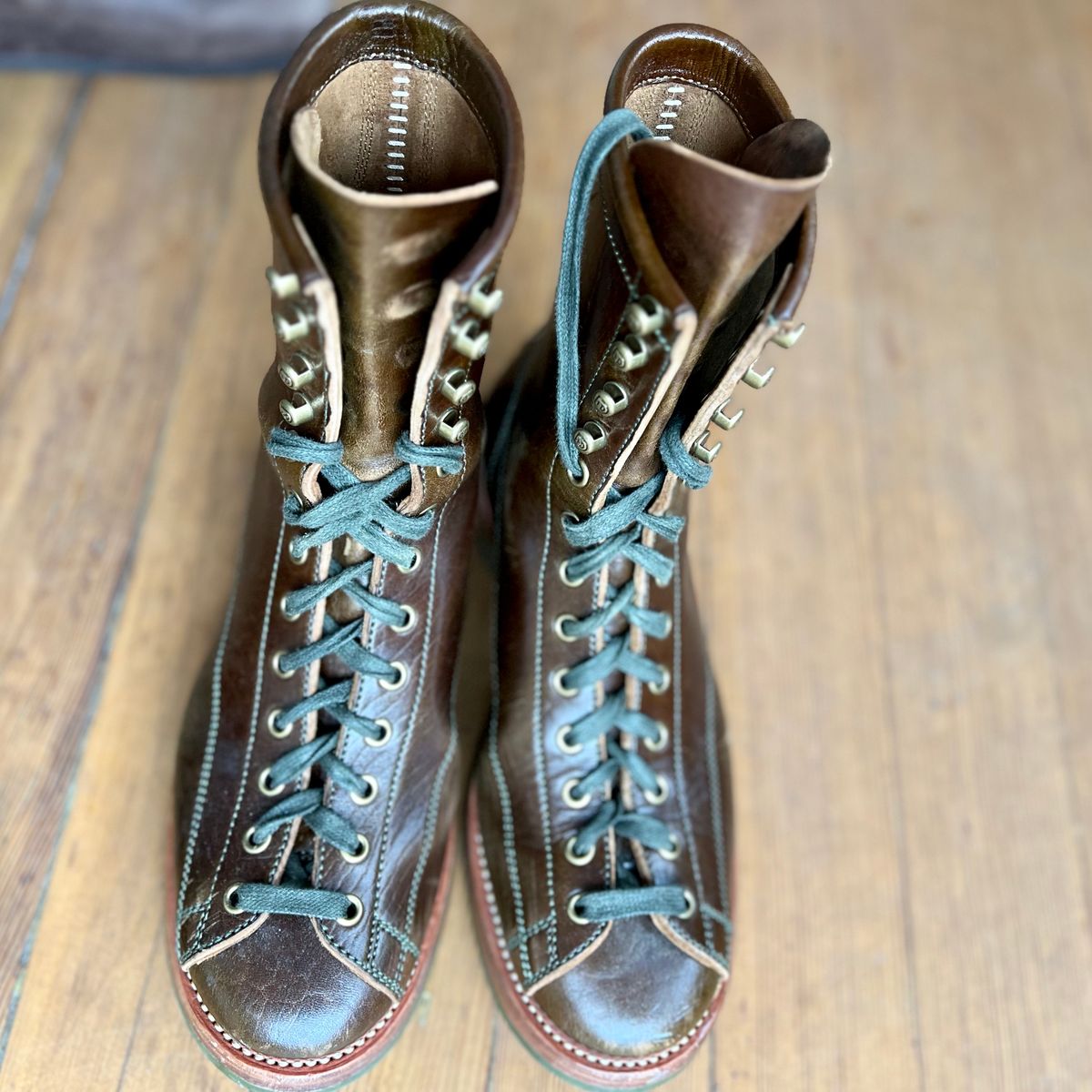 Photo by robyn on December 4, 2022 of the Flame Panda Monkey Boot in Shinki Olive Oiled Horsebutt.