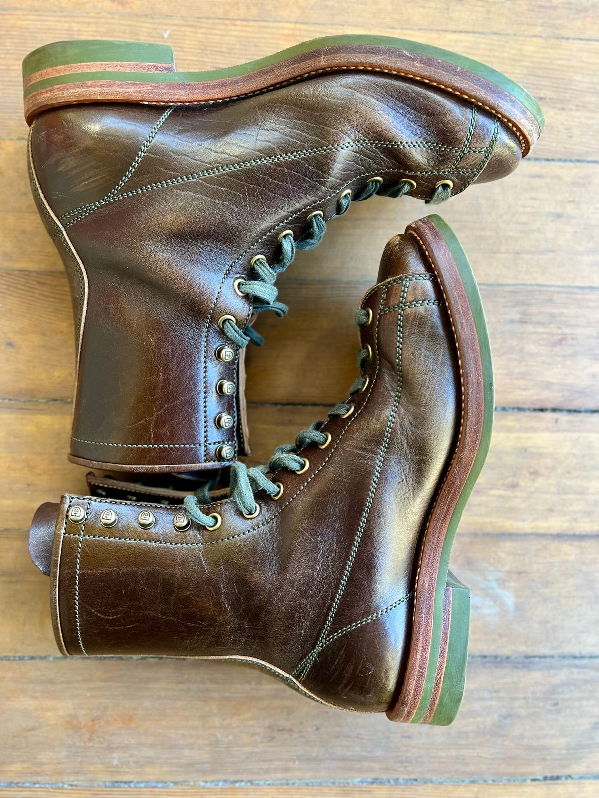 Photo by robyn on March 4, 2023 of the Flame Panda Monkey Boot in Shinki Olive Oiled Horsebutt.