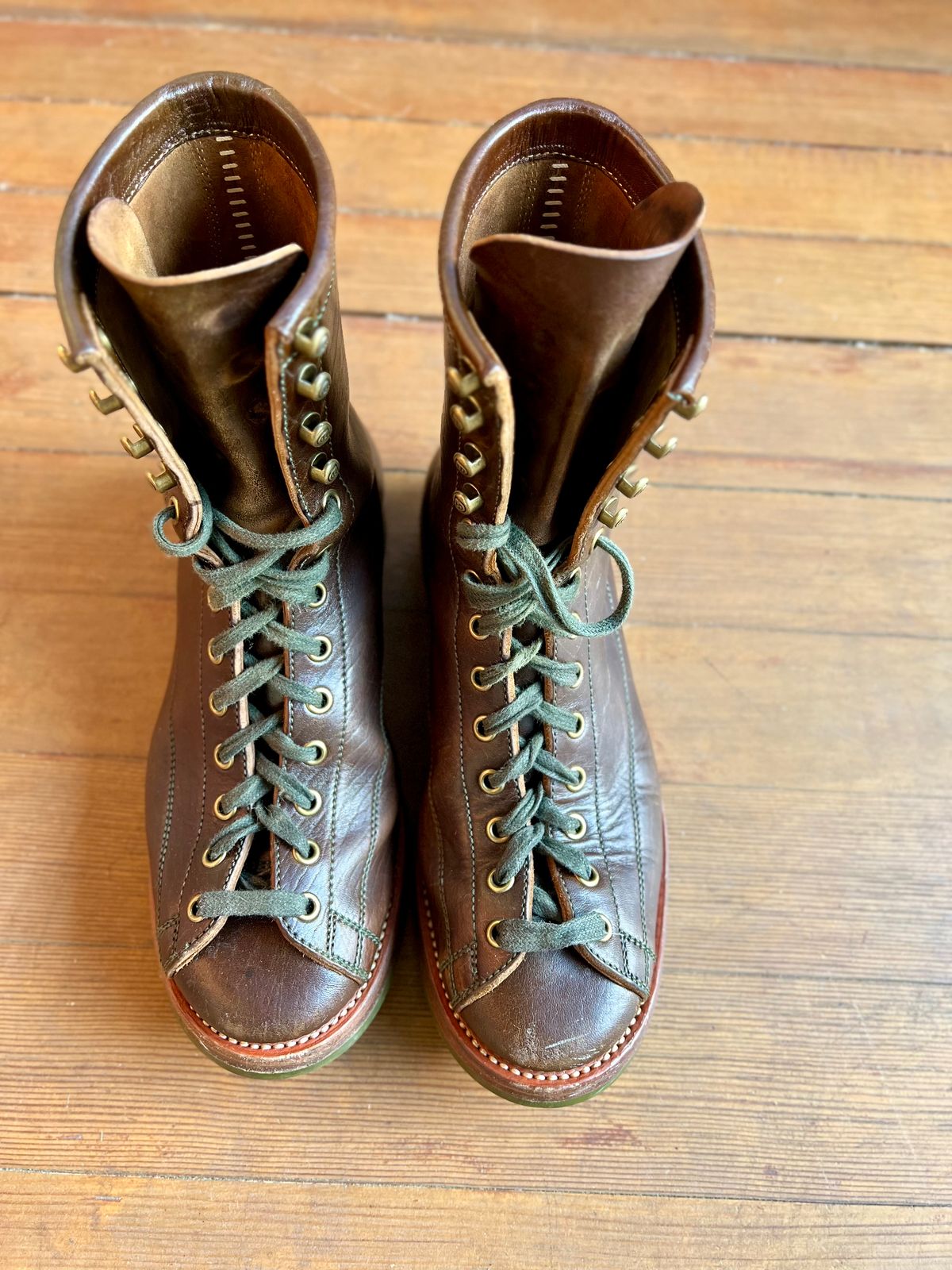 Photo by robyn on April 5, 2023 of the Flame Panda Monkey Boot in Shinki Olive Oiled Horsebutt.