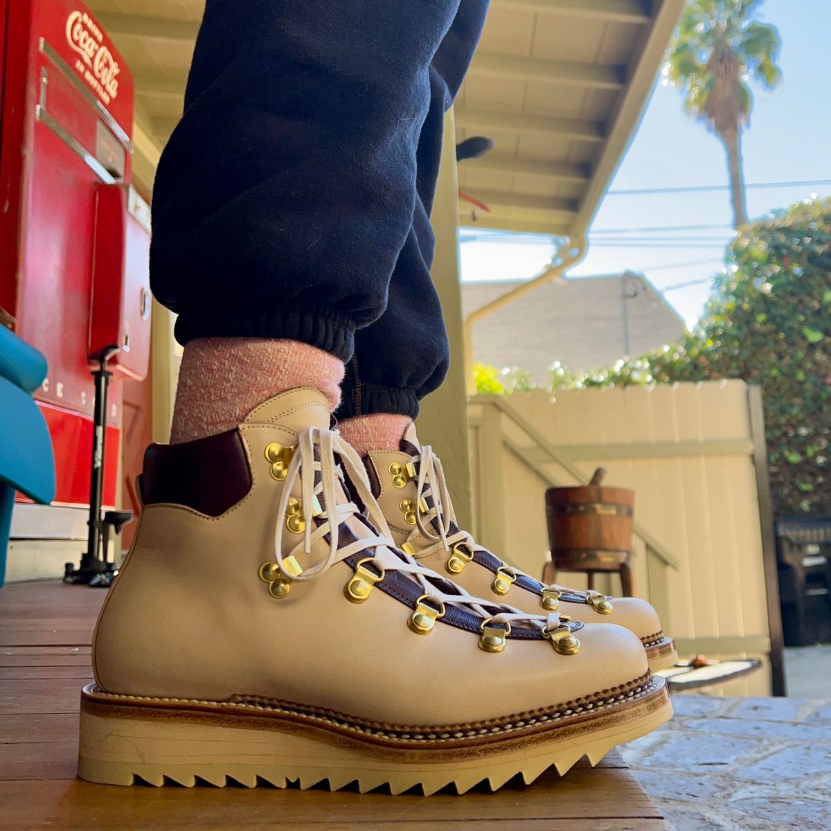 Photo by robyn on January 12, 2022 of the Sagara Trailmaster in Indonesian Natural Veg Tan.