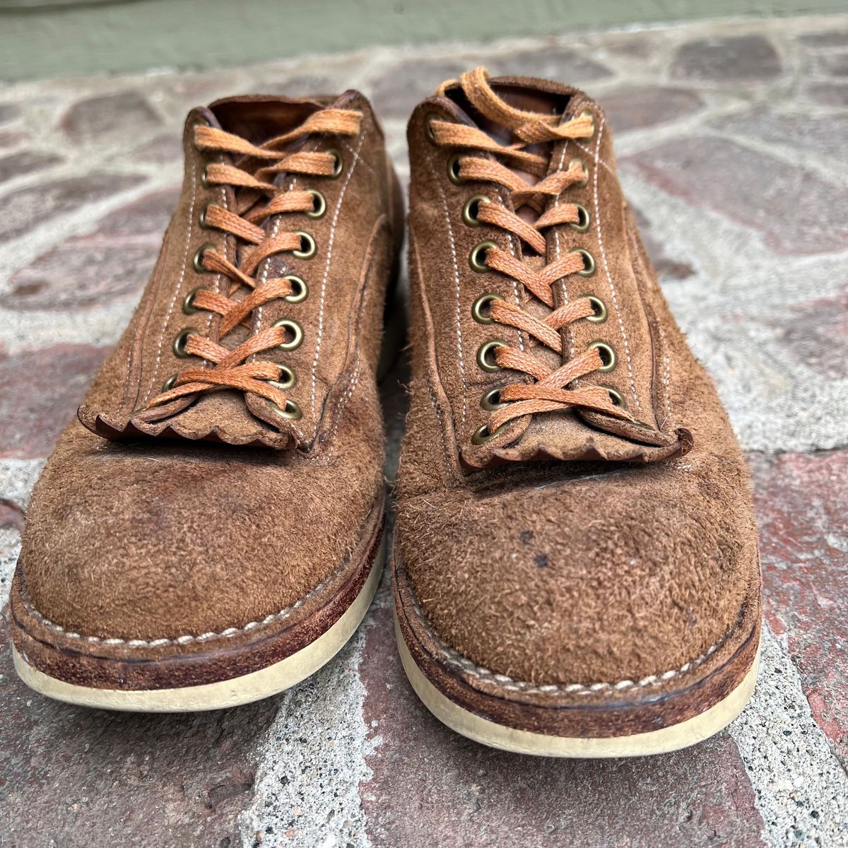 Photo by robyn on October 16, 2024 of the Onderhoud LCV01 Lineman Boot in Horween Marine Field Roughout.