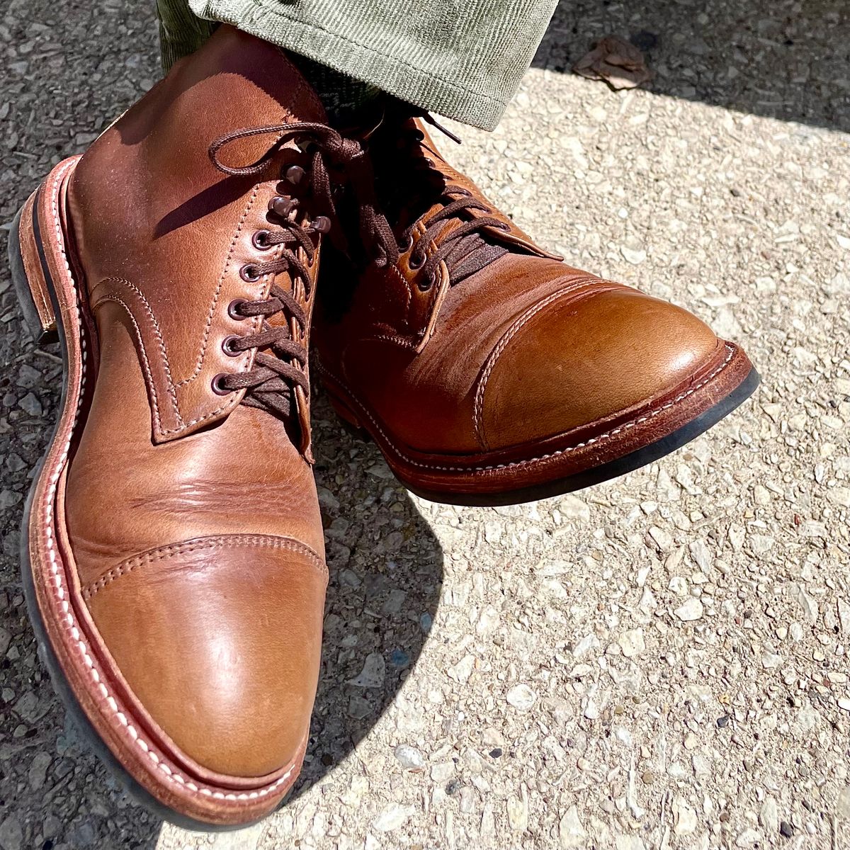 Photo by rarecheescake on August 22, 2024 of the Oak Street Bootmakers Lakeshore Boot in Horween Natural Chromexcel.