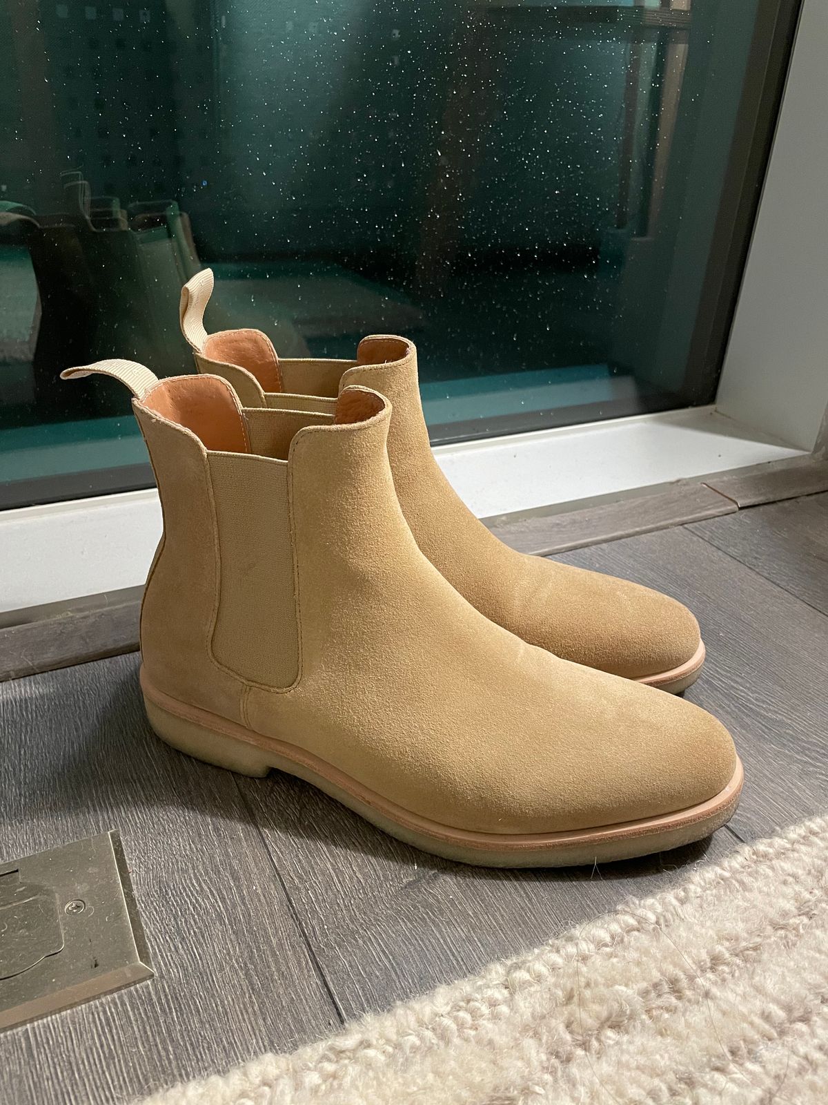 Photo by rarecheescake on February 10, 2023 of the New Republic Sonoma Chelsea Boot in Tan Suede.