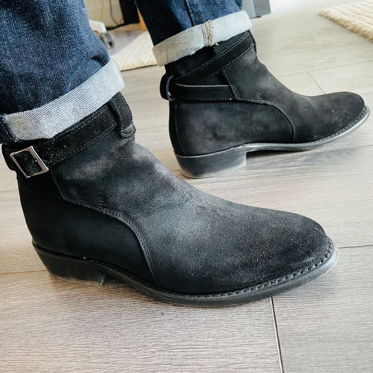 Photo by rarecheescake on March 9, 2024 of the Thursday Rogue in Thursday / Black Suede.