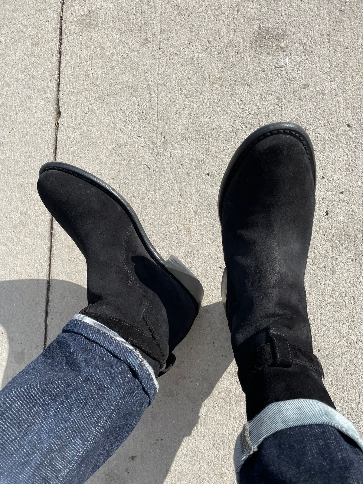 Photo by rarecheescake on March 9, 2024 of the Thursday Rogue in Thursday / Black Suede.