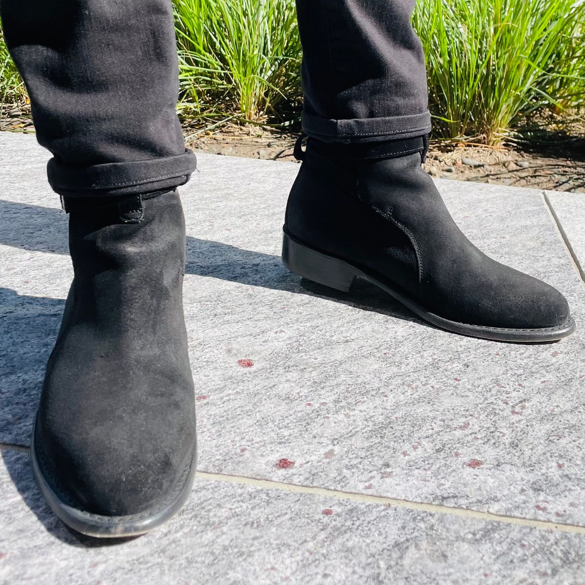 Photo by rarecheescake on October 7, 2024 of the Thursday Rogue in Thursday / Black Suede.