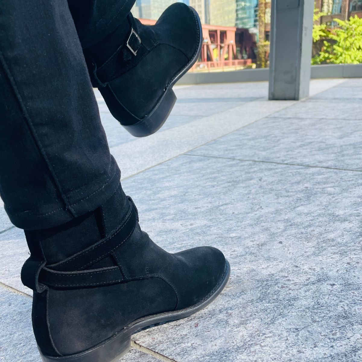 Photo by rarecheescake on October 7, 2024 of the Thursday Rogue in Thursday / Black Suede.