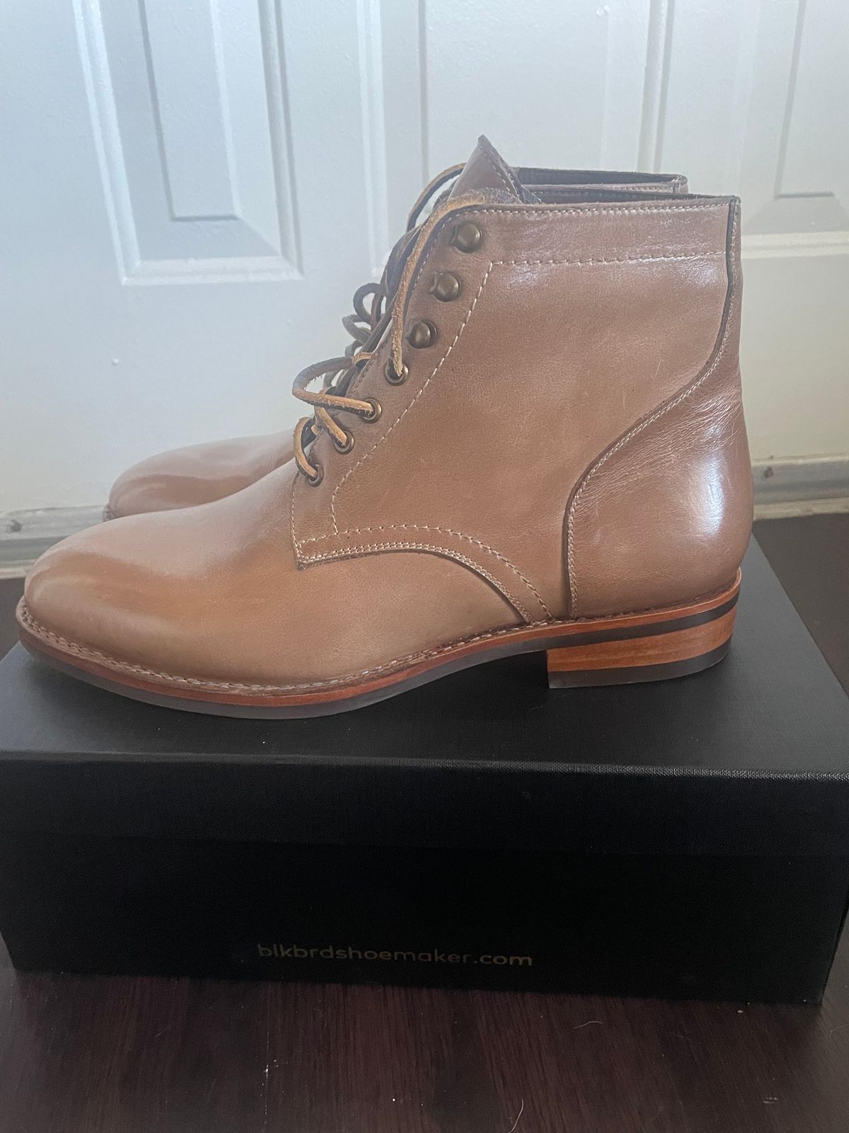 Photo by SkoBuffs23 on October 5, 2023 of the Blkbrd Shoemaker Rudiger Service Boot in Horween Natural Chromexcel.