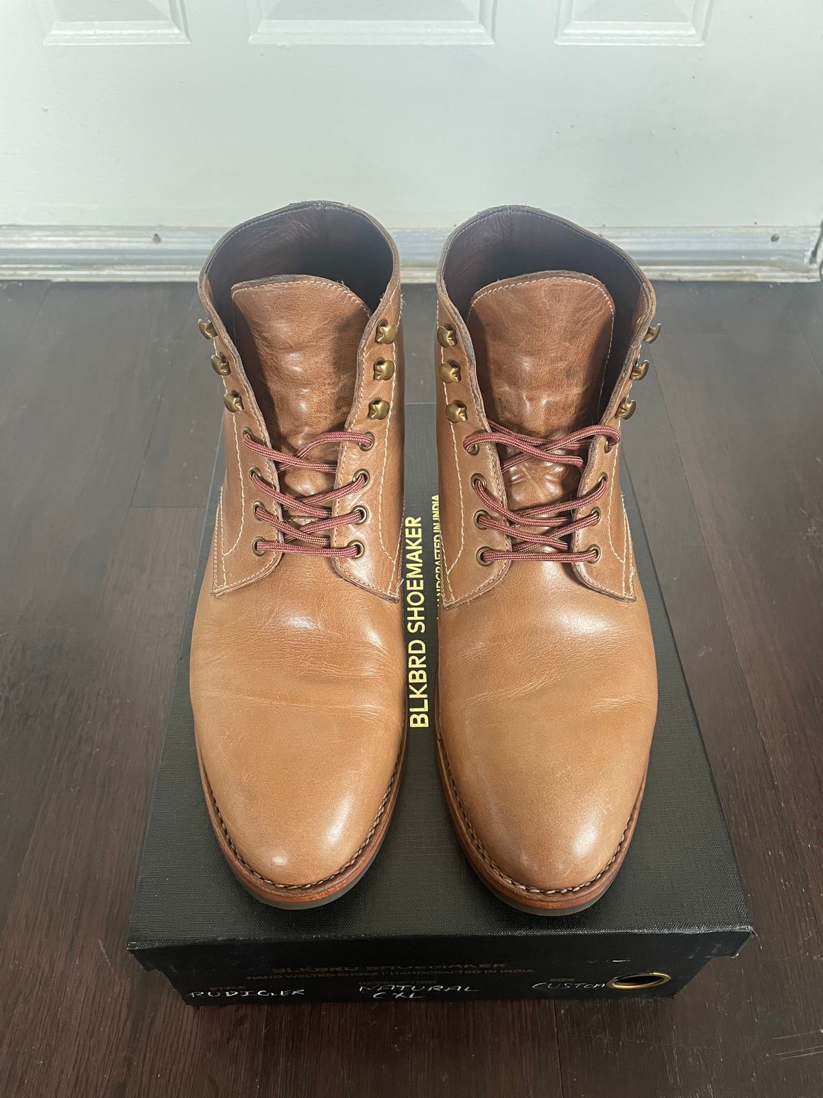 Photo by SkoBuffs23 on November 5, 2023 of the Blkbrd Shoemaker Rudiger Service Boot in Horween Natural Chromexcel.