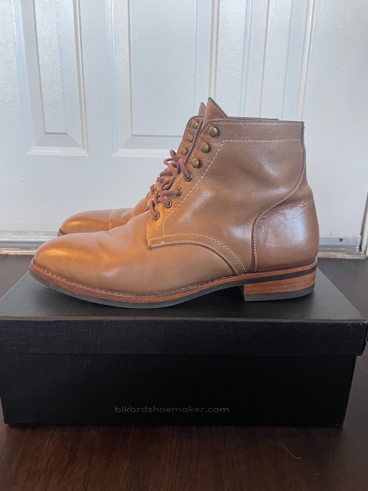 Photo by SkoBuffs23 on January 3, 2024 of the Blkbrd Shoemaker Rudiger Service Boot in Horween Natural Chromexcel.