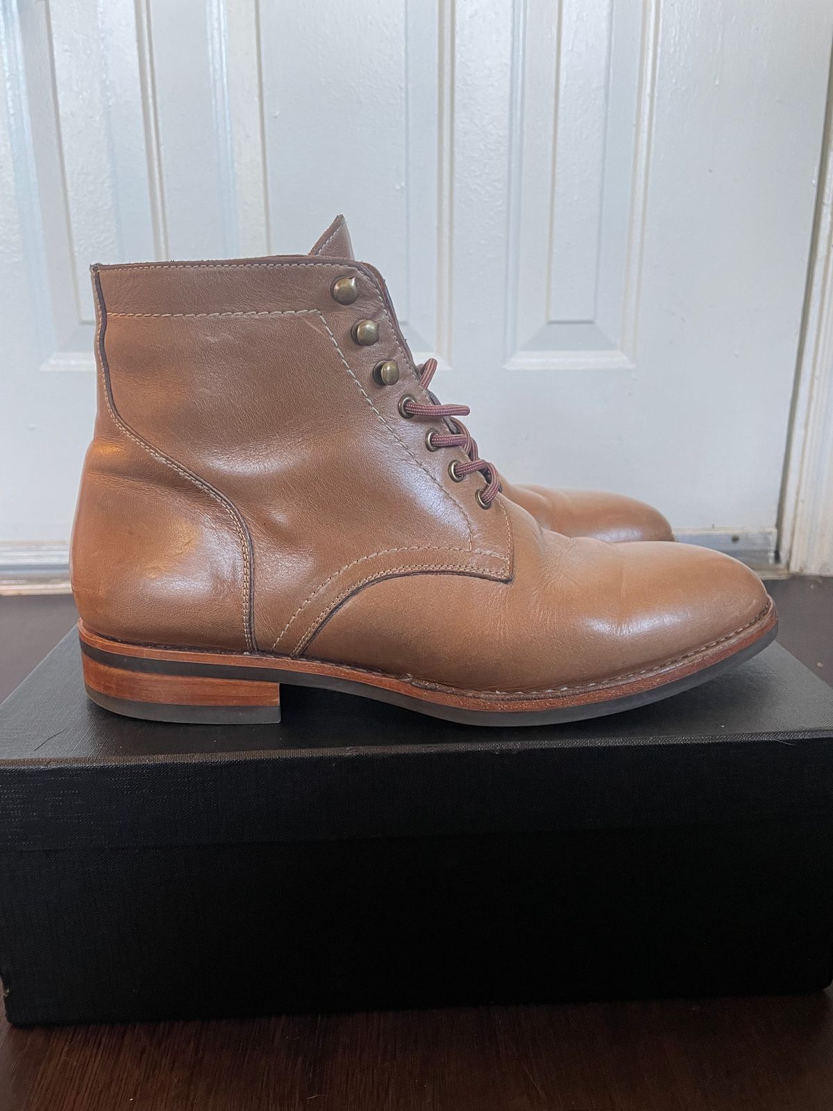 Photo by SkoBuffs23 on January 3, 2024 of the Blkbrd Shoemaker Rudiger Service Boot in Horween Natural Chromexcel.