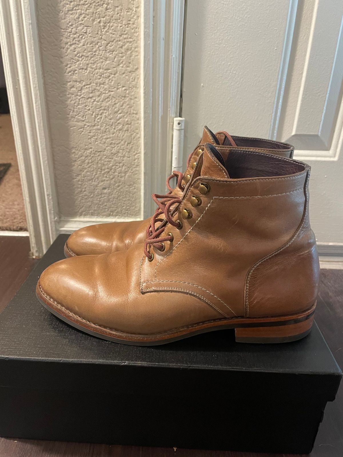 Photo by SkoBuffs23 on March 6, 2024 of the Blkbrd Shoemaker Rudiger Service Boot in Horween Natural Chromexcel.