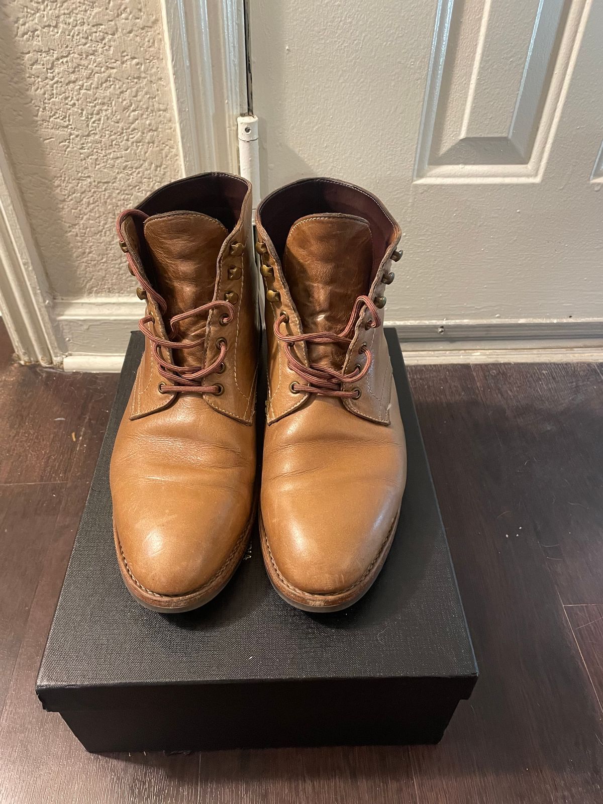 Photo by SkoBuffs23 on March 6, 2024 of the Blkbrd Shoemaker Rudiger Service Boot in Horween Natural Chromexcel.