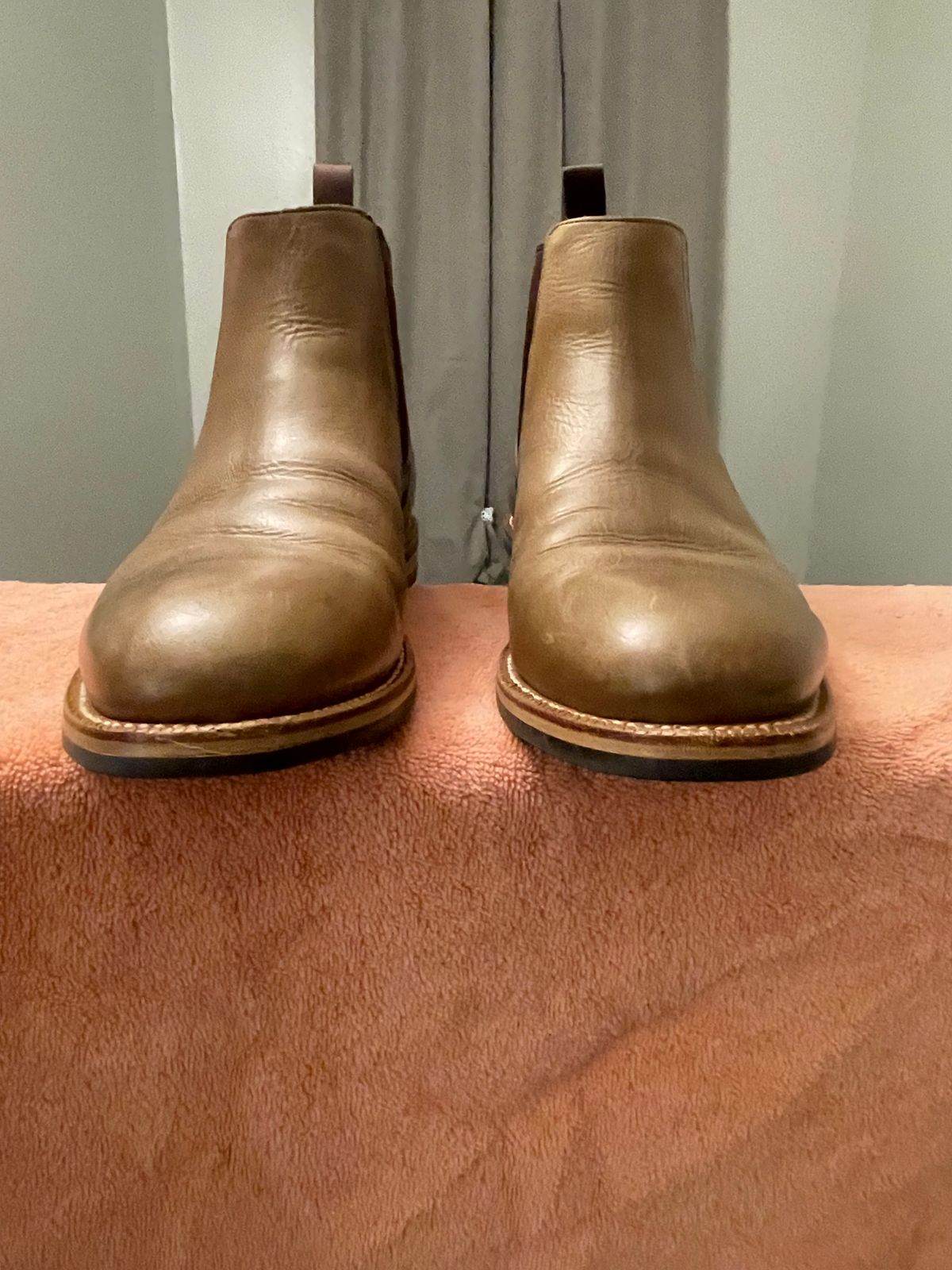 Photo by SkoBuffs23 on November 6, 2025 of the Grant Stone Chelsea Boot in Horween Dune Chromexcel.